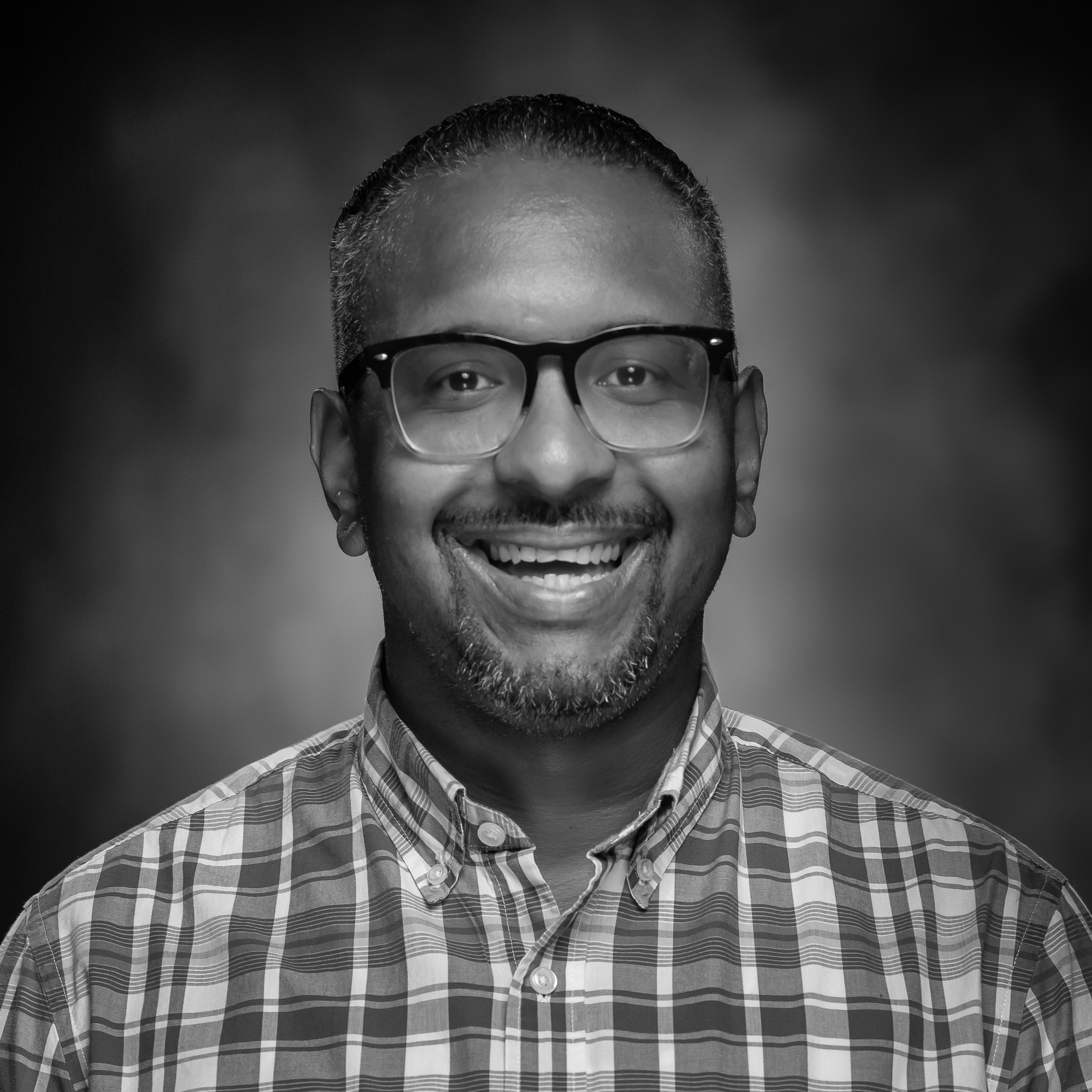 Alejandro de los Santos Head shot